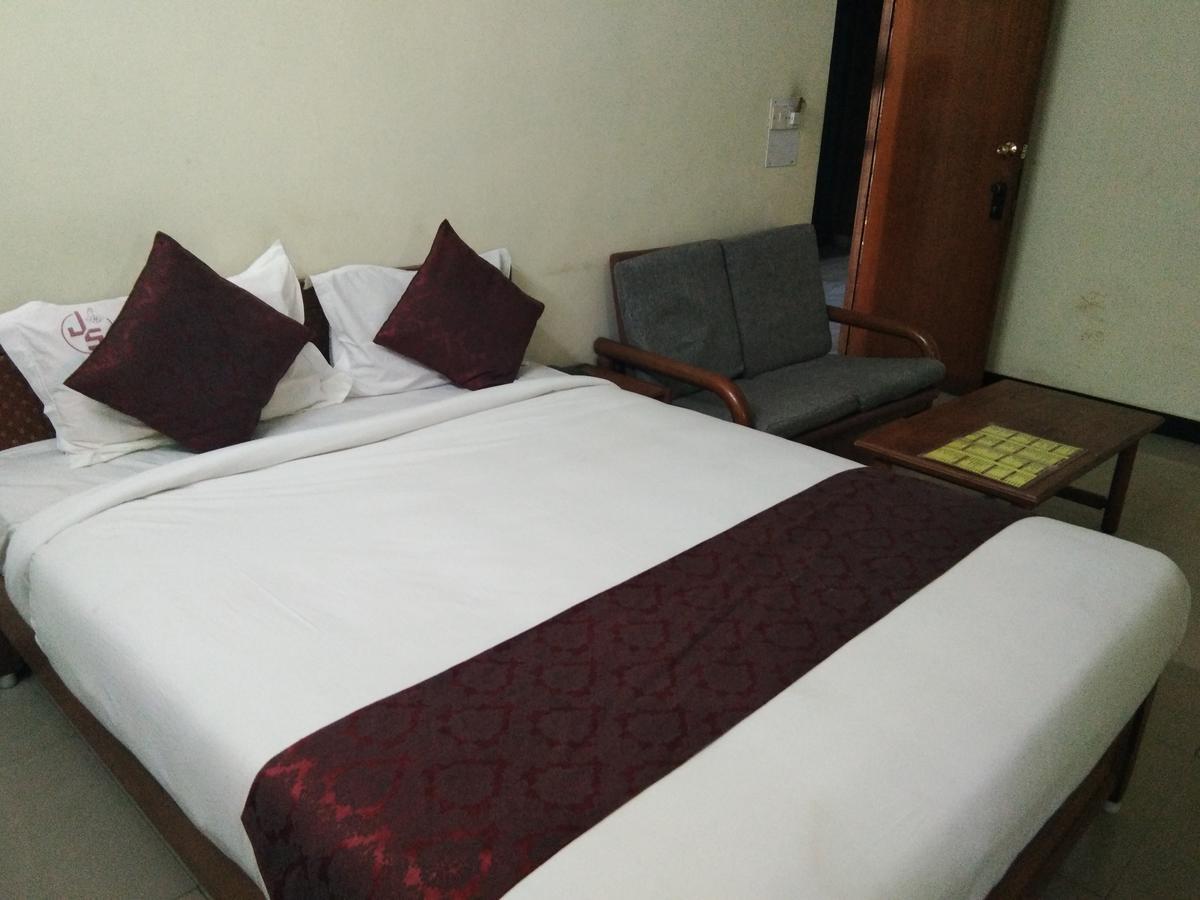 Hotel Jaysanthi Utakamand Zewnętrze zdjęcie