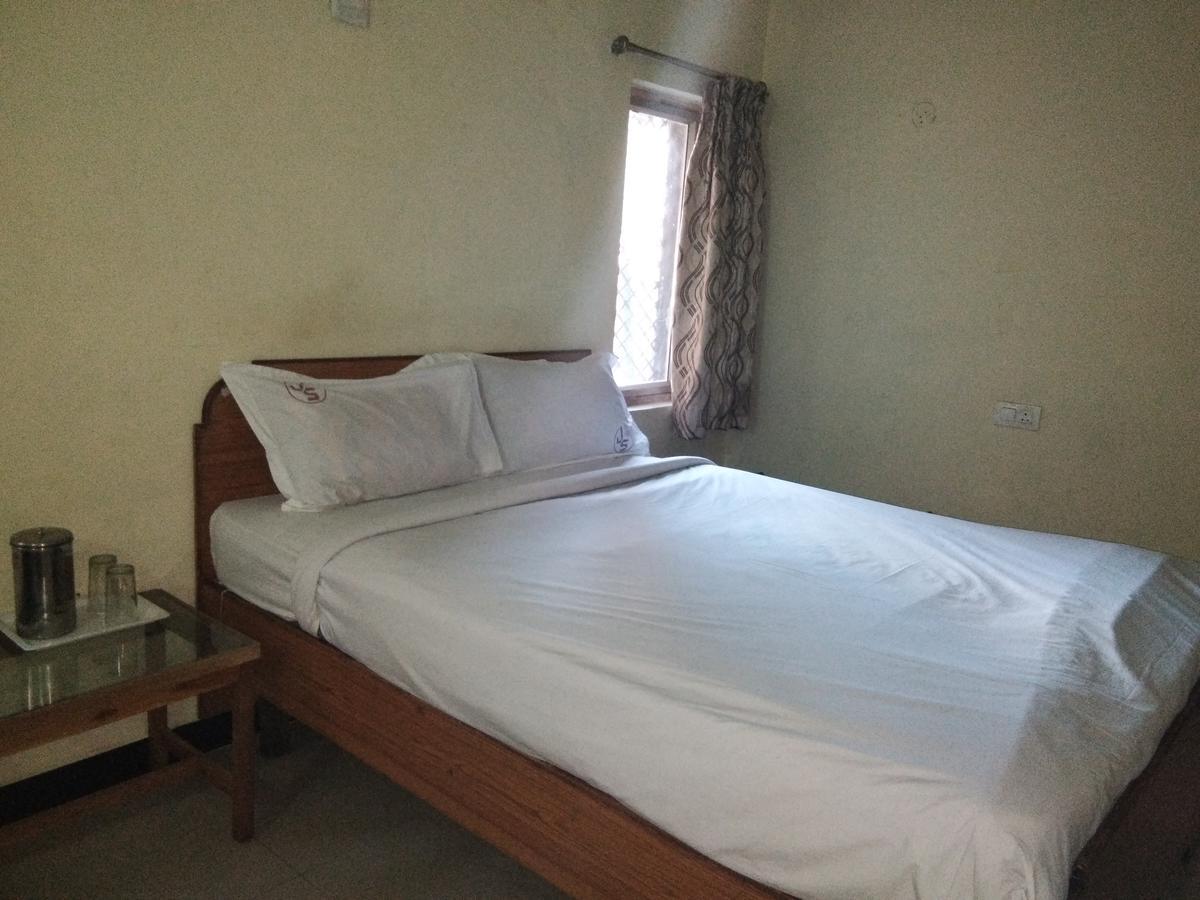 Hotel Jaysanthi Utakamand Zewnętrze zdjęcie